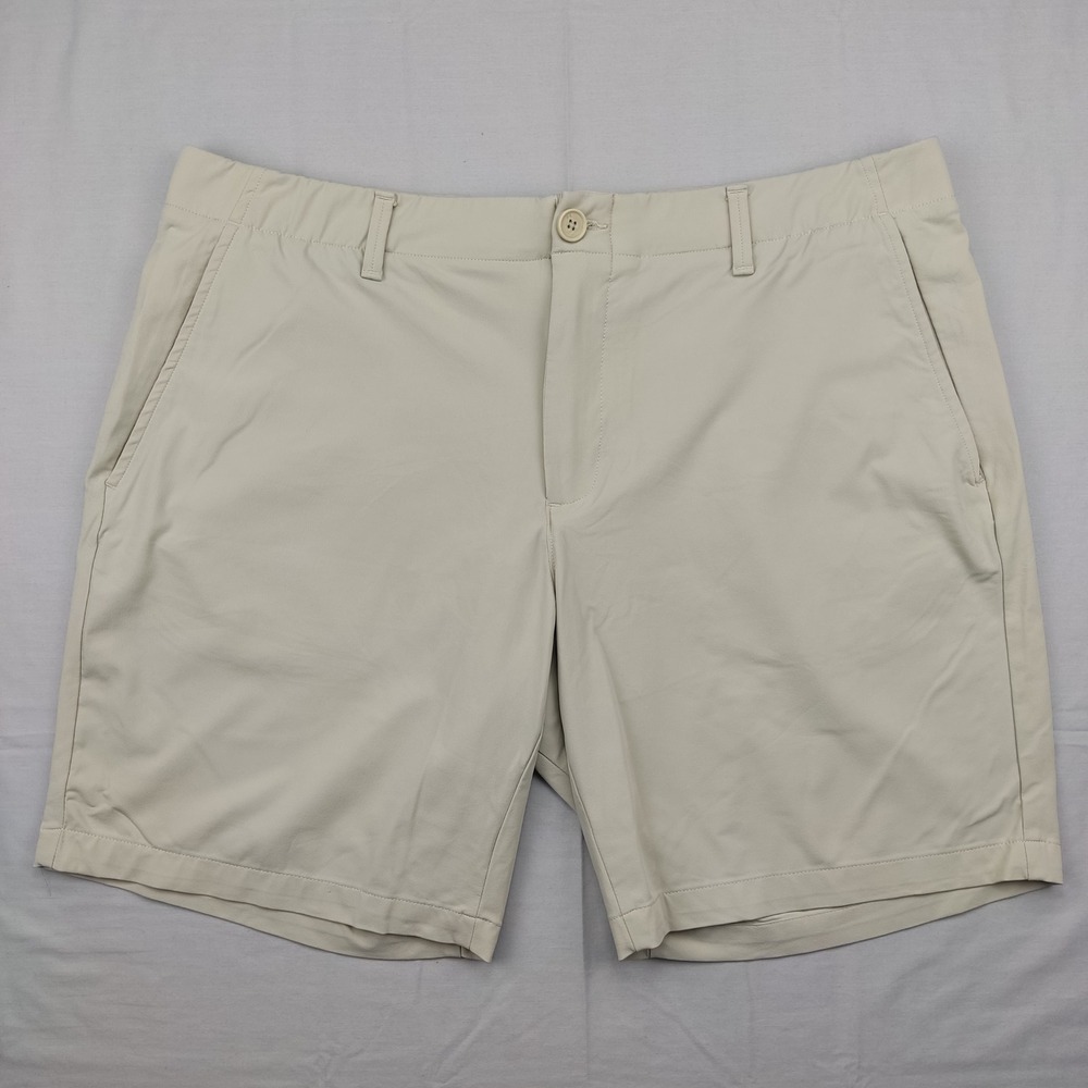 Under Armour Shorts Mens 40 Tan HeatGear Golf Performance Flat Front Stretch
